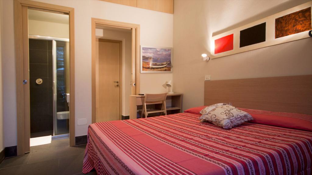 La Sella Del Diavolo Pensionat Cagliari Exteriör bild